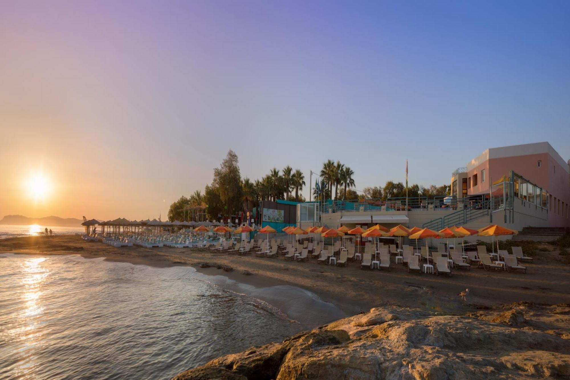 Chrispy Beach Resort, Agia Marina Exterior foto