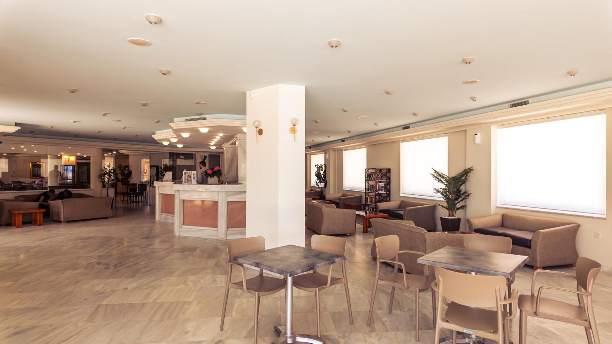 Chrispy Beach Resort, Agia Marina Exterior foto
