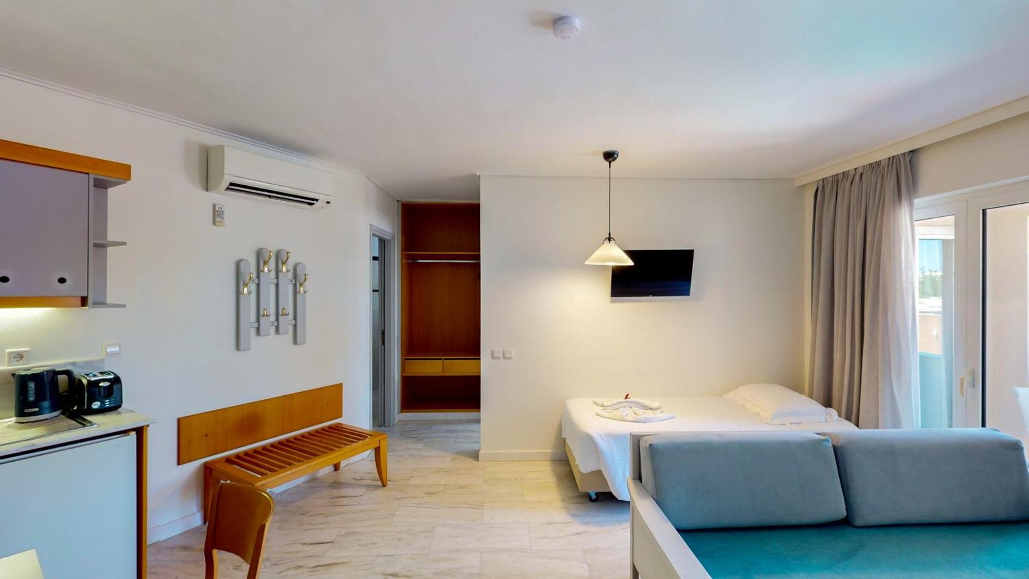 Chrispy Beach Resort, Agia Marina Exterior foto