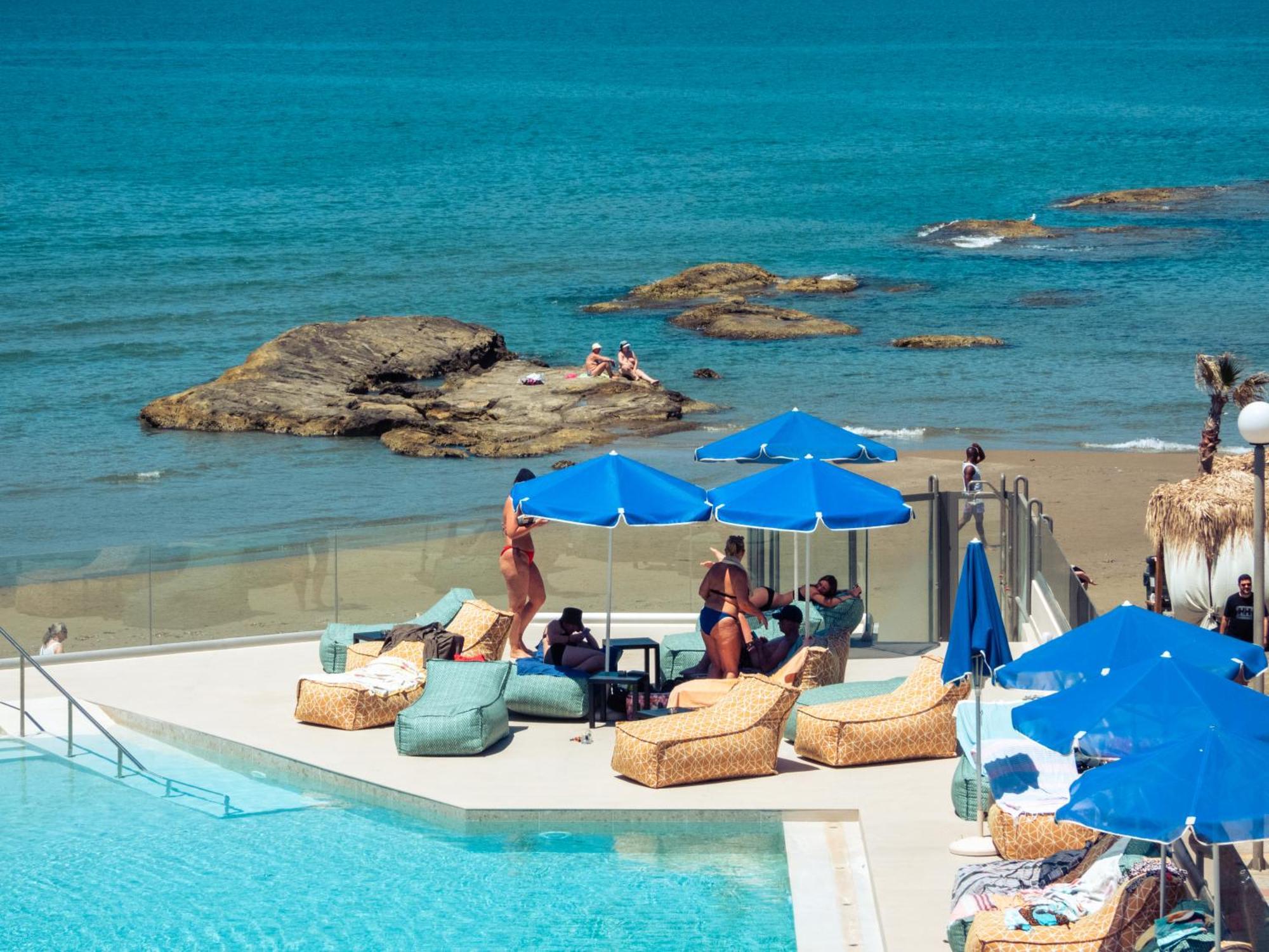 Chrispy Beach Resort, Agia Marina Exterior foto