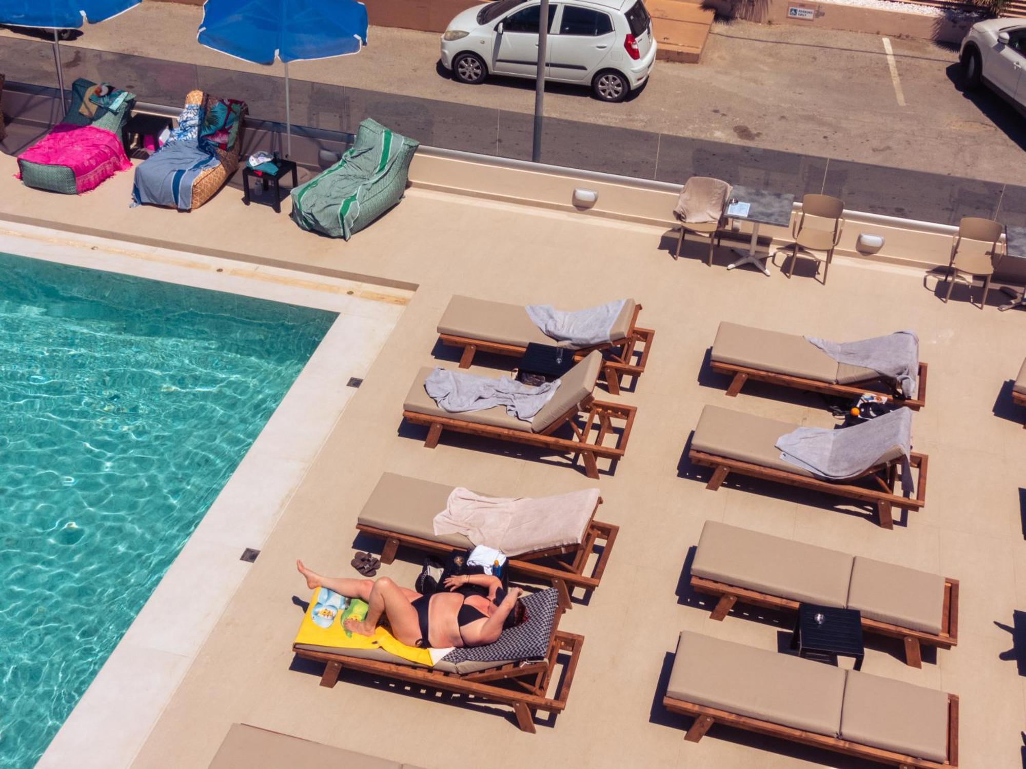 Chrispy Beach Resort, Agia Marina Exterior foto