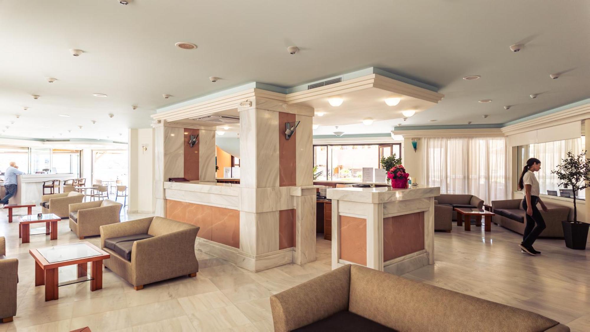 Chrispy Beach Resort, Agia Marina Exterior foto